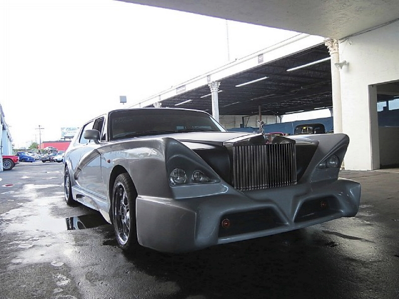 Illustration for article titled For $66,500, This Custom 1991 Rolls Royce... Well, I Don't Know
